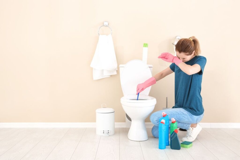 come eliminare odore di fogna dal bagno