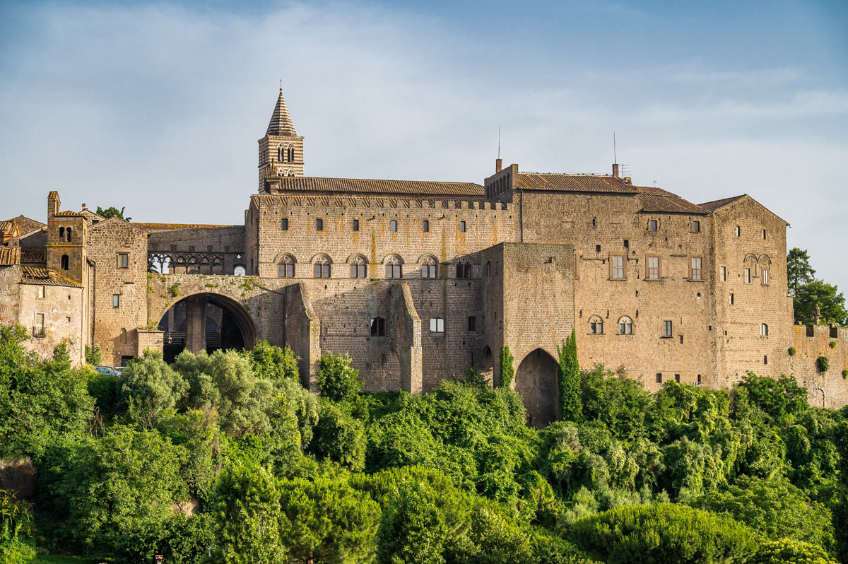 palazzo dei papi a viterbo